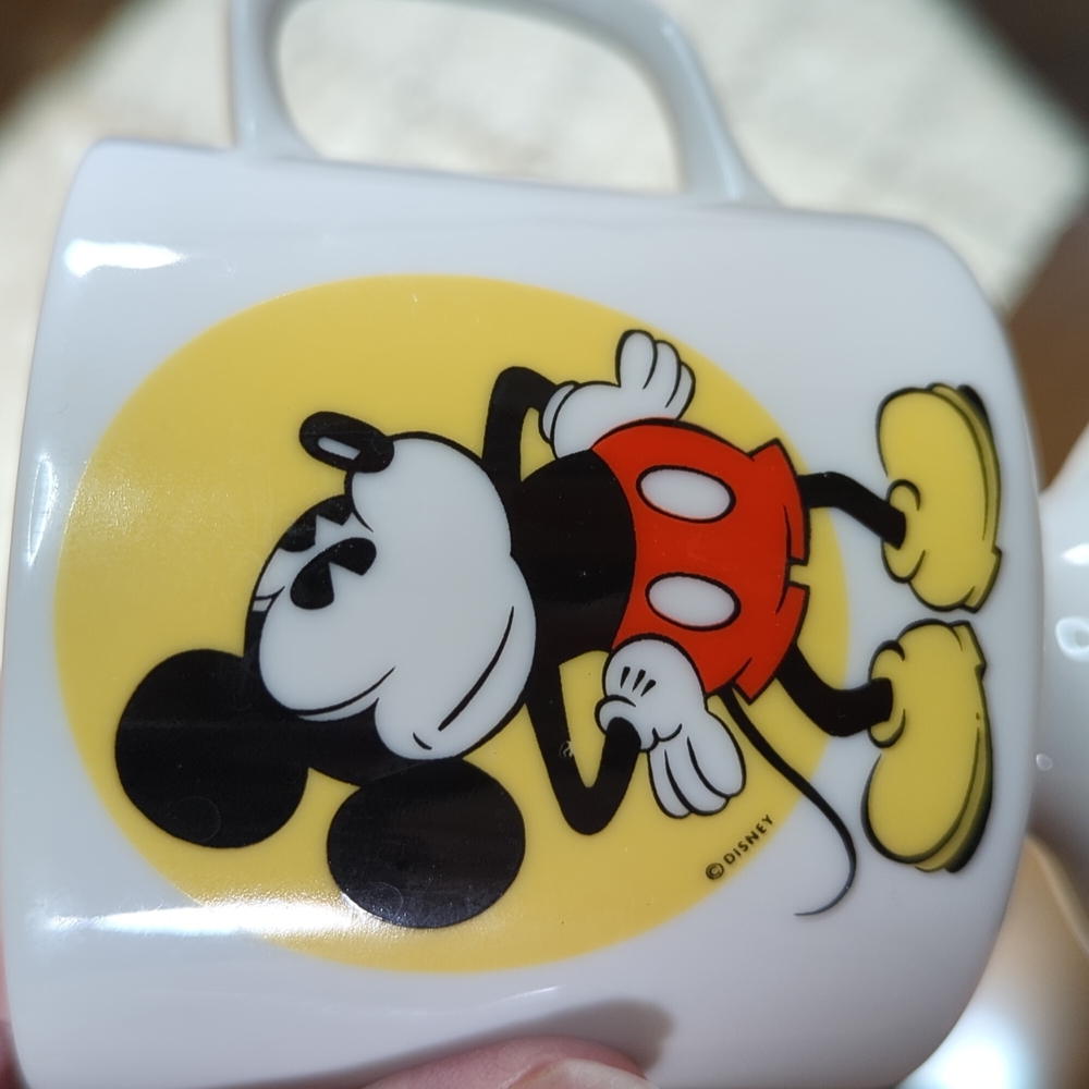 Mickey Mouse footed Disney coffee mug - Picture 7 of 8